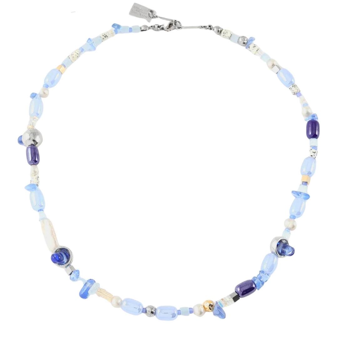 Collier court bleu avec éléments en étain par Anne-Marie Chagnon