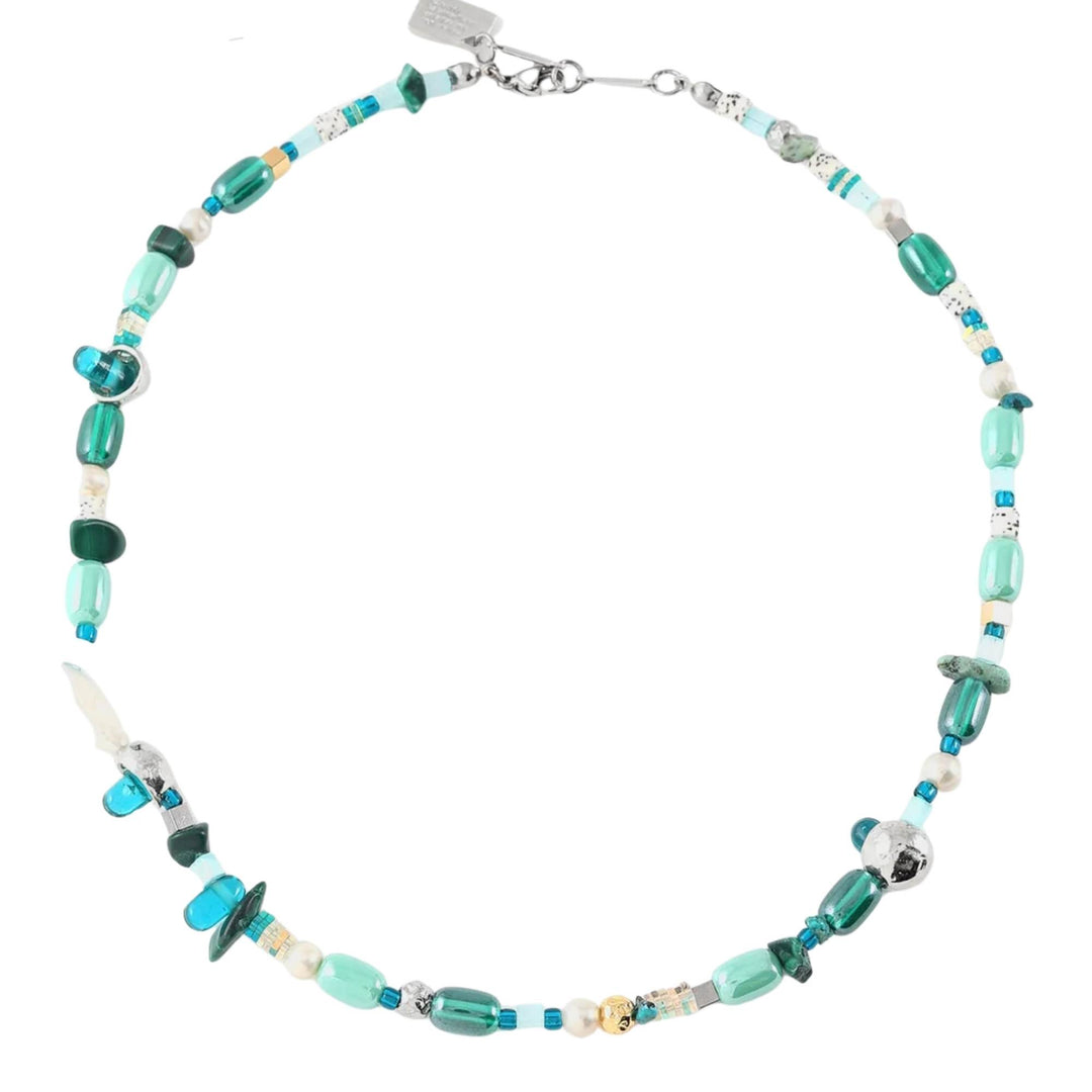 Collier avec billes de verre turquoise et perles Krio par Anne-Marie Chagnon