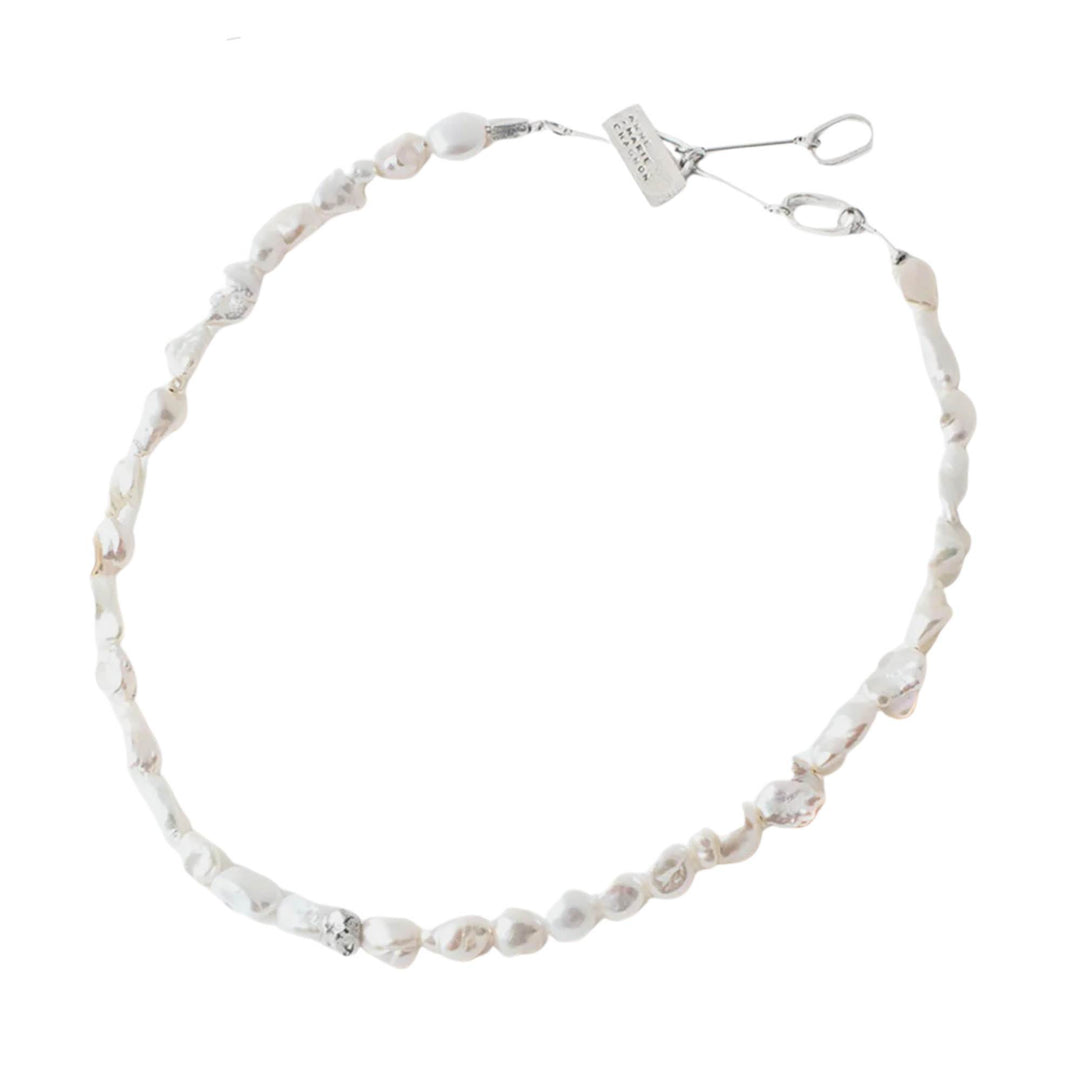 Collier avec perles et pièces d'étain par Anne-Marie Chagnon