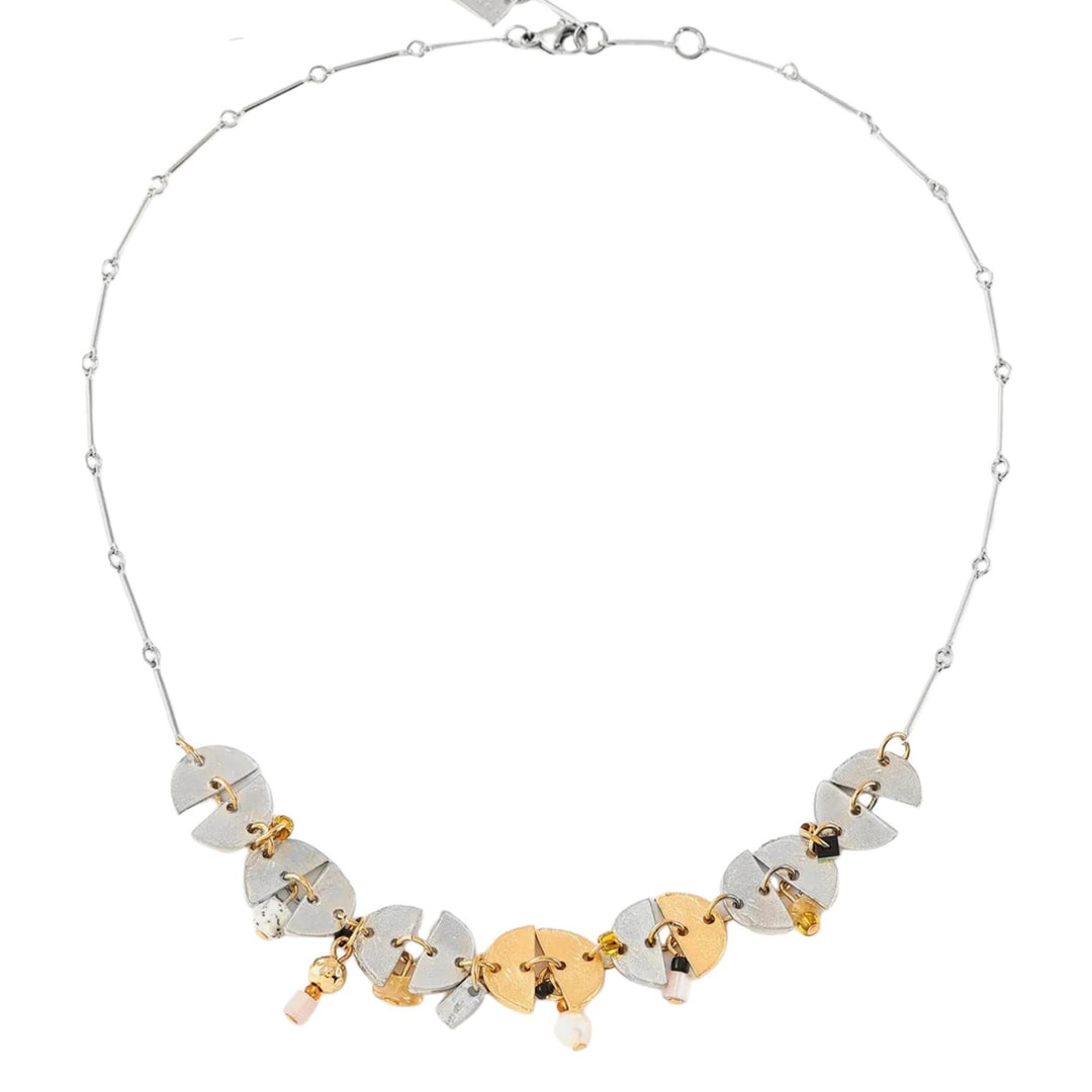 Collier Maeva argenté, doré et avec pierres roses par Anne-Marie Chagnon