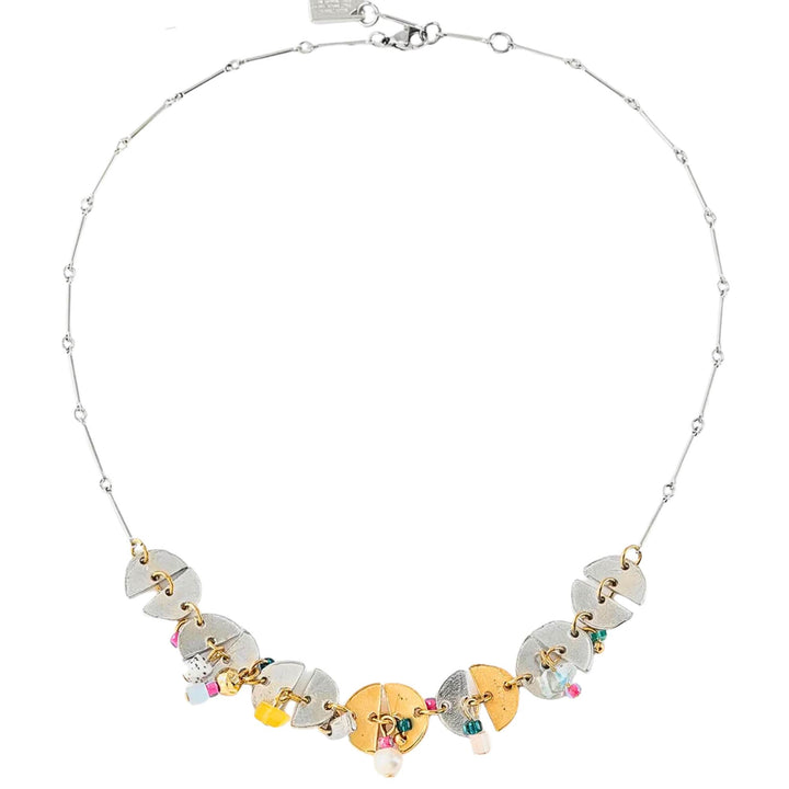 Collier Maéva en étain naturel et plaqué or par Anne-Marie Chagnon avec billes colorées