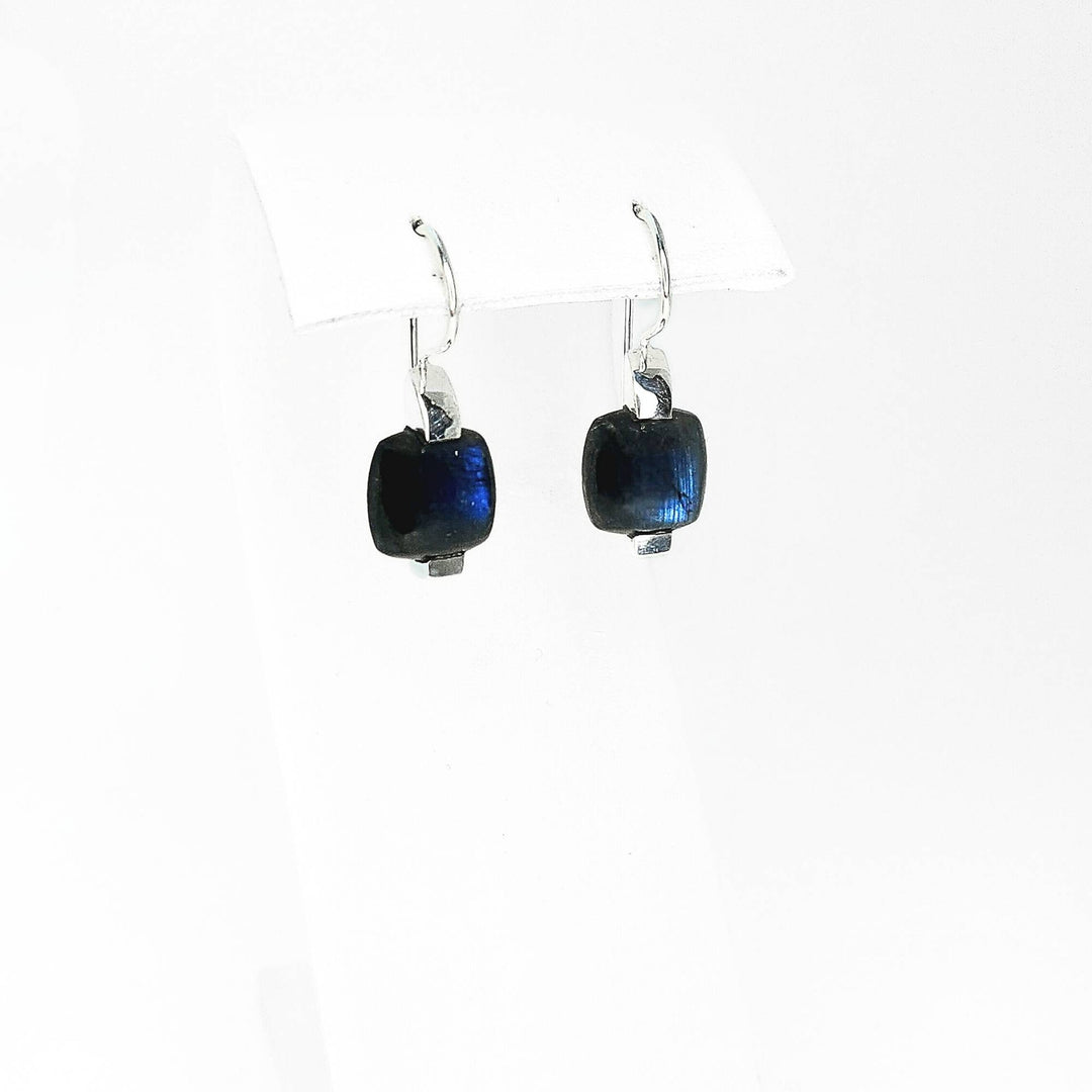 Boucles d'oreilles carrées bleues en labradorite pendantes par Gemmes Québec