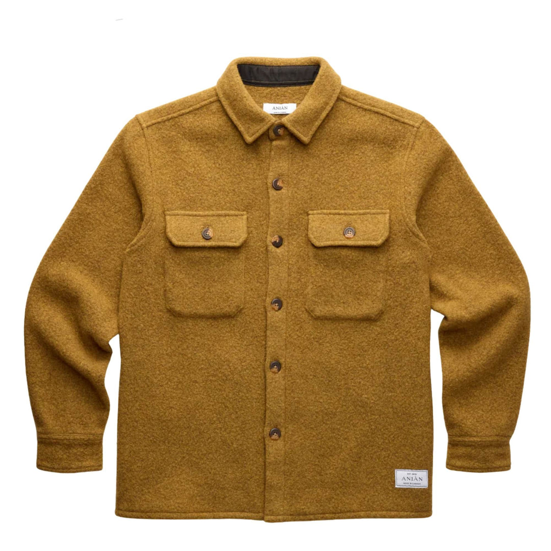 Manteau en laine couleur or par Anian vu de devant