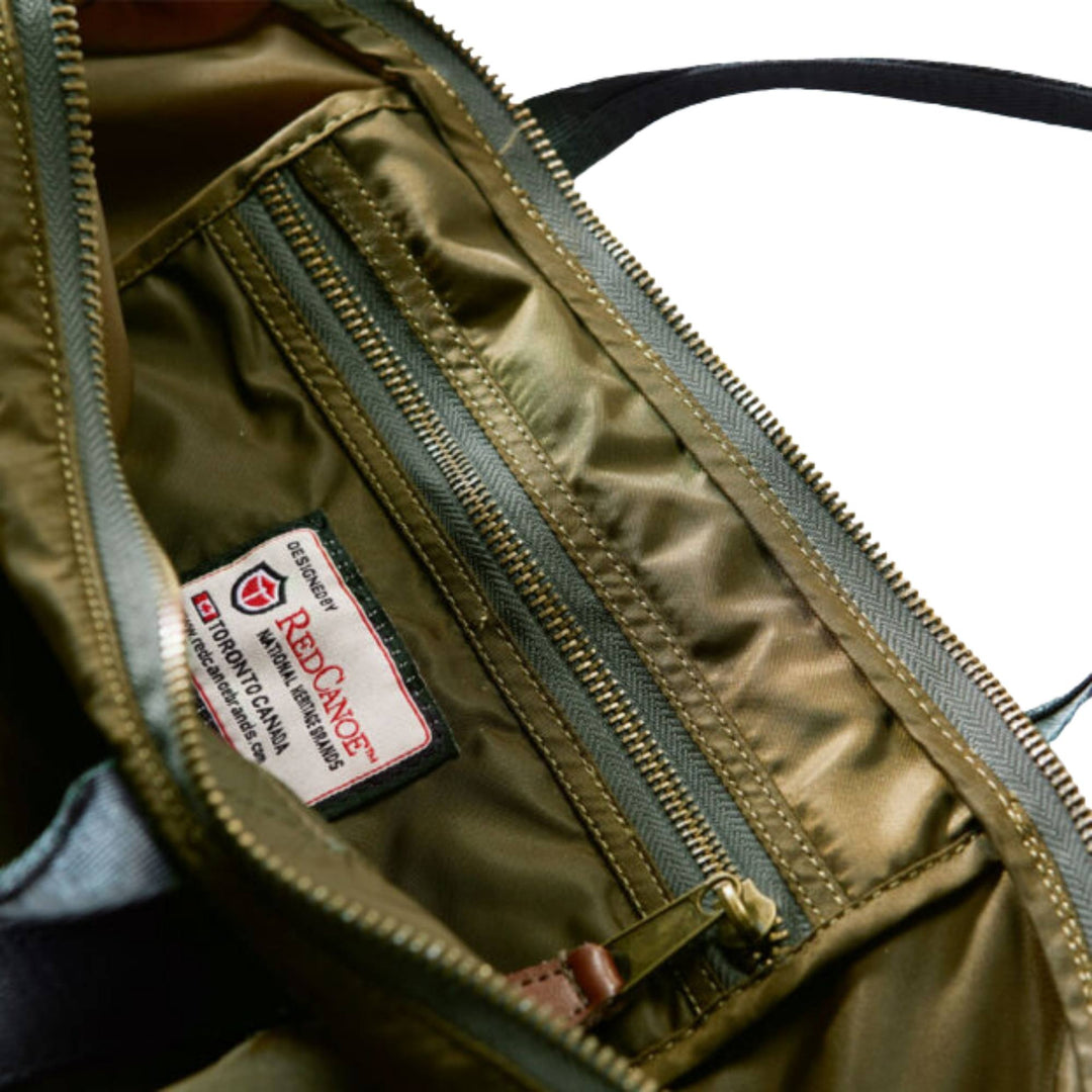Sac Helmet bag Curstiss P-40 kaki avec poignée par Red Canoe ouvert
