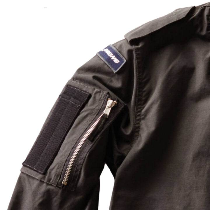 Détails de la manche de la Veste de vol boeing totem charbon pour homme par Red Canoe