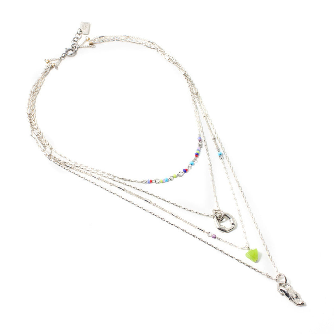 Collier Anne-Marie Chagnon Kwal 4 en 1 argenté avec pendentif en étain et perles colorées de différentes couleurs