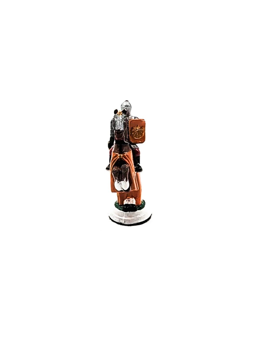 Cavalier orange sur son cheval vue de devant