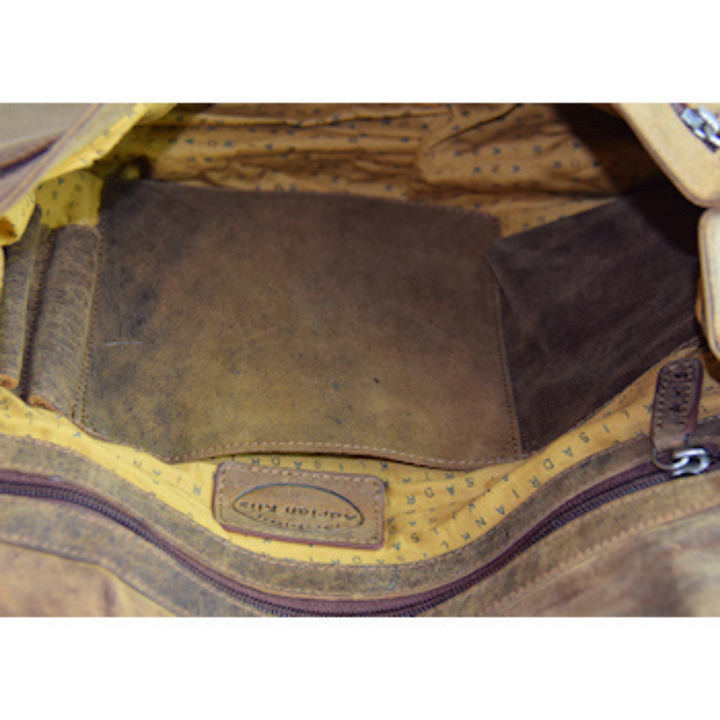 Intérieur du sac en cuir de bison 2468 avec pochette et fermeture à glissière