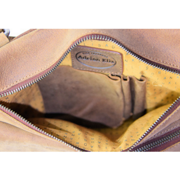 Intérieur d'un compartiment d'un sac en cuir de bison 2600