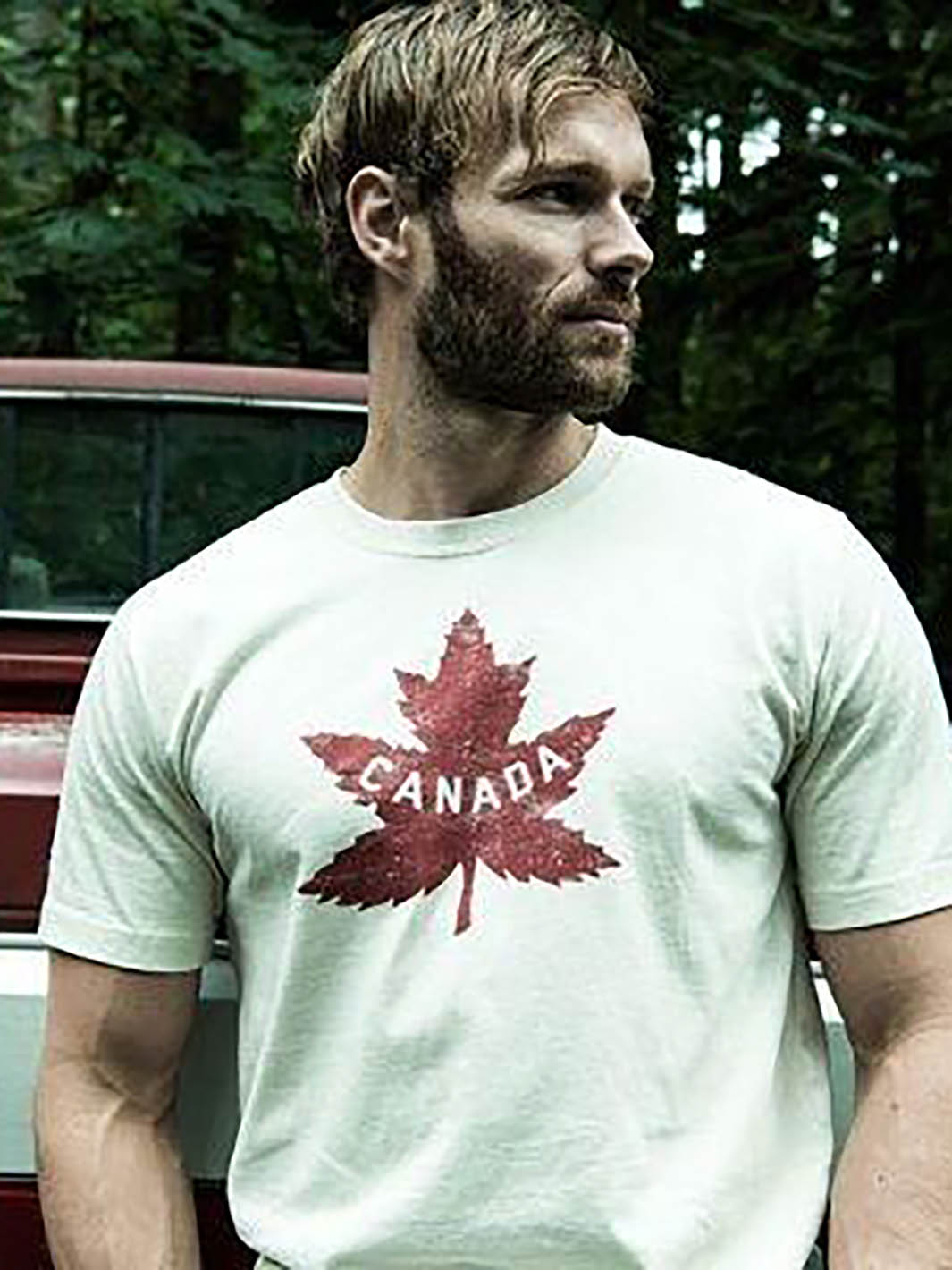 Homme portant un Tshirt heritage canadiens stone pour homme